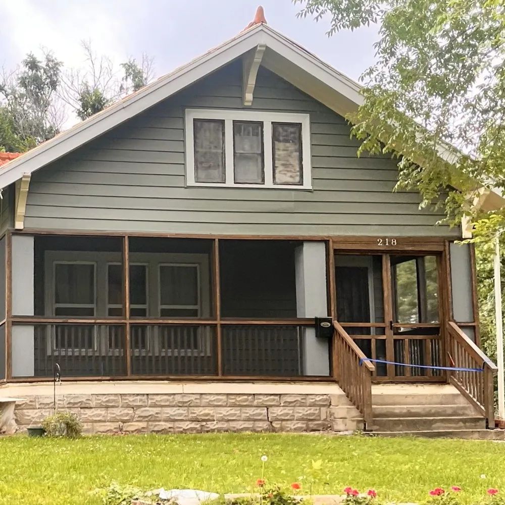 Screened-in deck addition in Clinton, Missouri